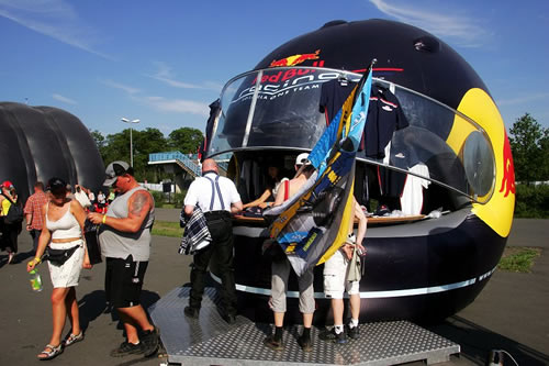 Red Bull helm