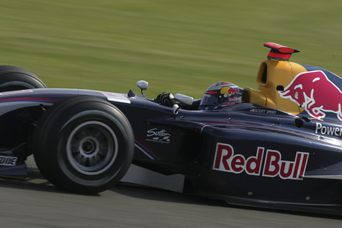 Scott Speed zat er eindelijk weer lekker bij