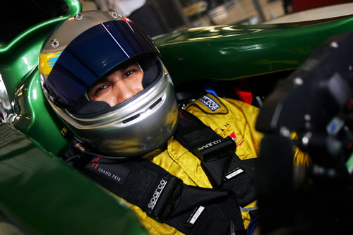 Adam voor het A1GP team van Pakistan
