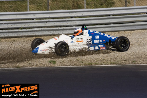 Simon Knap, knap naar P8 en winst First Division !