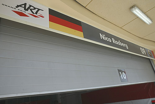Nico Rosberg gaat met leidende positie het laatste evenement in