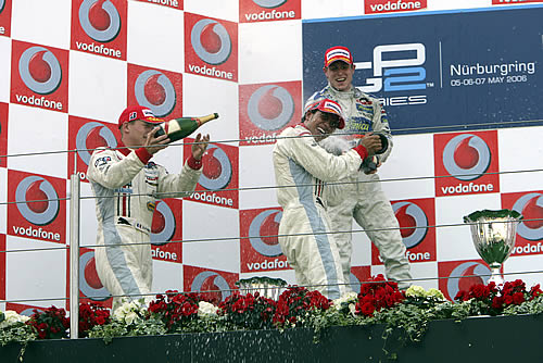 Champagne douche voor Hamilton !