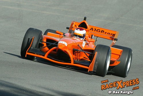 Jos Verstappen in actie met de A1 Grand Prix bolide van Nederland