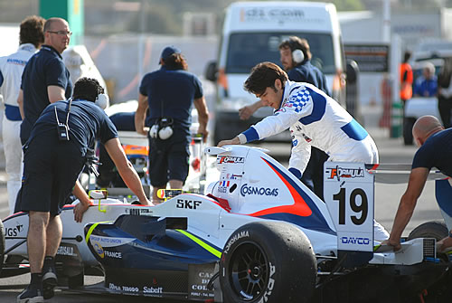 Pierre Ragues in de pitstraat op het circuit van Valencia