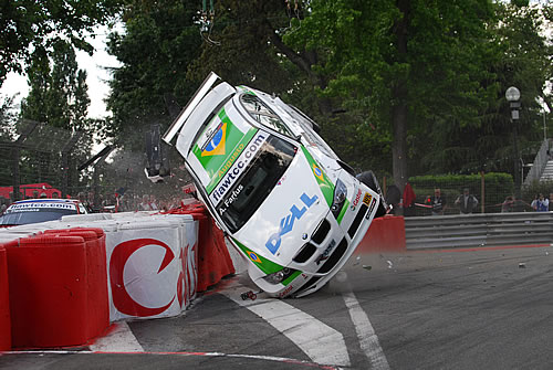 Augusto Farfus crasht hard