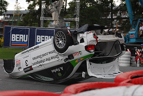 Augusto Farfus crasht hard