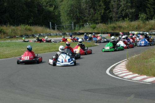 Intermobiel Nefkens Racing pakt de leiding in de drie uurs wedstrijd op zaterdag in Hahn