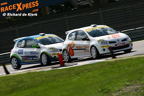Close racing in de Clio Cup
