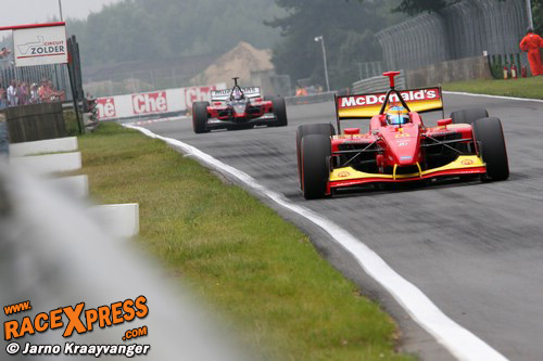Doornbos achtervolgt Bourdais