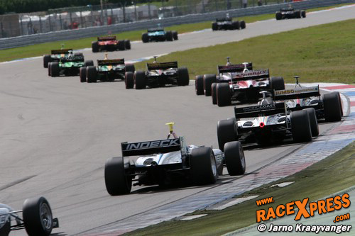 ChampCar veld slingert over Assen