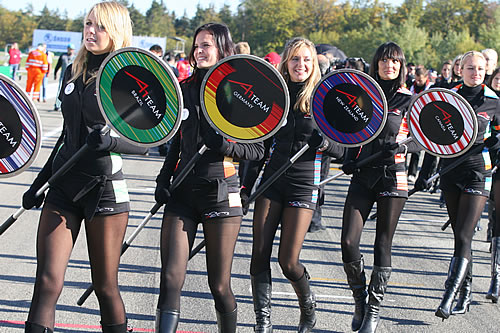 Bij A1GP horen mooie dames