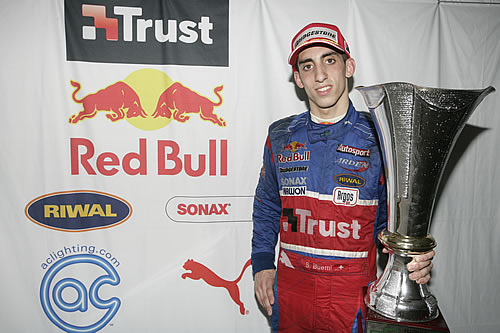 Sébastien Buemi kreeg de overwinning in zijn schoot geworpen