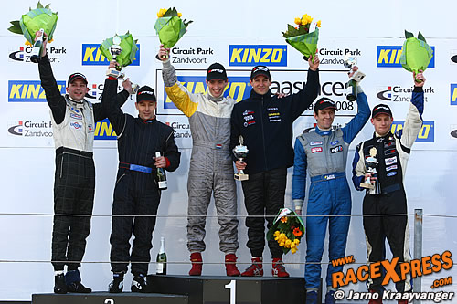 Het podium na de eerste Formule Ford race