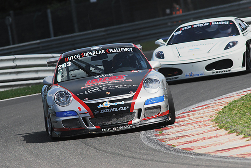 Henk Thuis en zijn Porsche zijn in bloedvorm