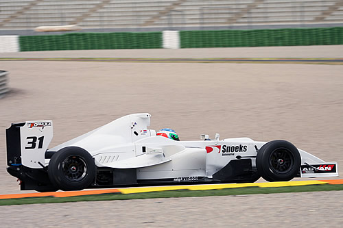 Kelvin Snoeks heeft zin in Formula Master: "Echt racen op de limiet"