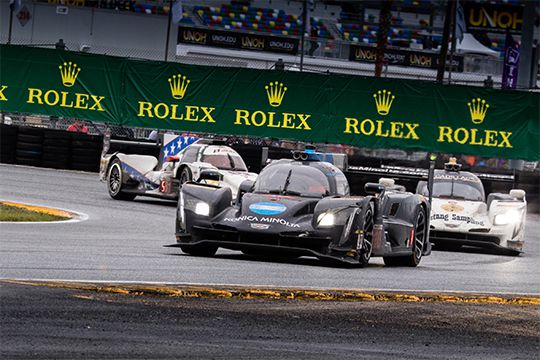 #10 Konica Cadillac winnaar