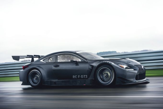 Lexus R