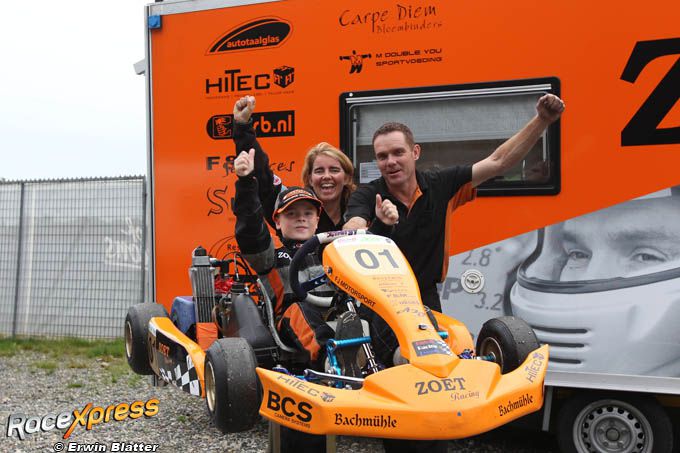 Mitchell van Dijk en familie vieren titel