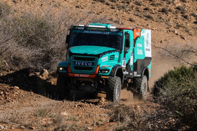 Gerard de Rooy en Wuf van Ginkel over hun tegenslag in de Africa Eco Race + VIDEO