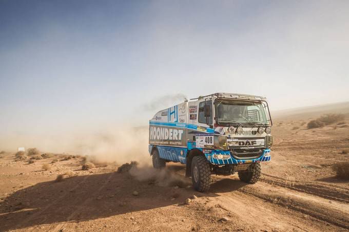 Adwin Hoondert kijkt uit naar tweede week Africa Eco Race: "Heel gevaarlijke duinen! Zwarte duinen..."