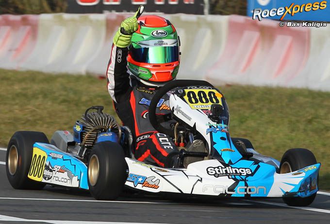 Tristan Kroone juichend als winnaar over de finish