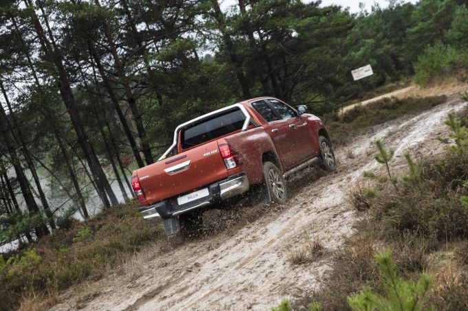 Toyota introduceert nieuwe extra stoere variant van icoon Hilux