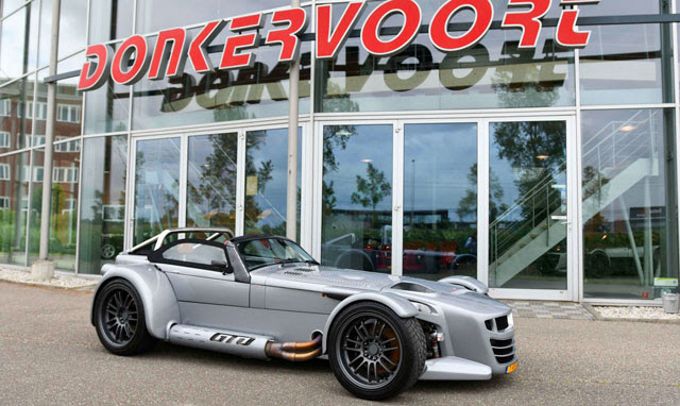 Zorgeloos Donkervoort rijden