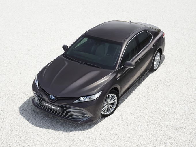 Toyota-Camry-Hybrid-Paris-Motor-Show-2018