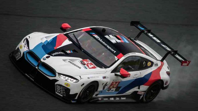 BMW M8 GTE nr 24 voorzijde Daytona