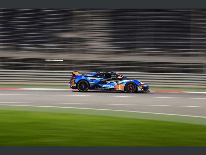 McLaren 570S GT4 Braams Bahrain