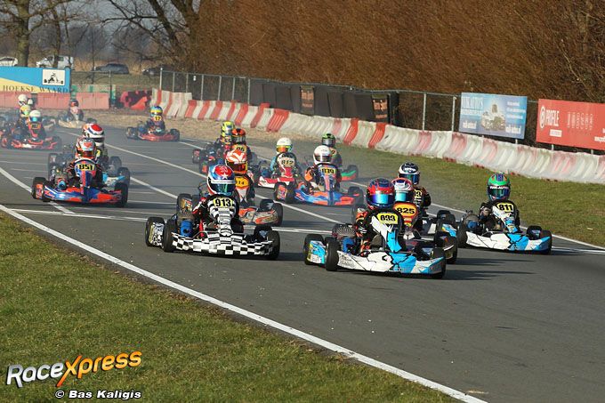 Sacha van 't Pad Bosch met nummer 833 aan kop
