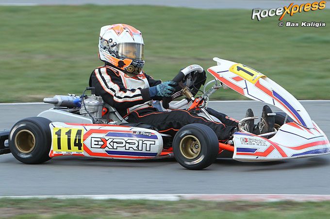 Als een duvel uit een doosje: Bart Ploeg laat tanden zien en wint openingsrace Benelux-kampioenschap