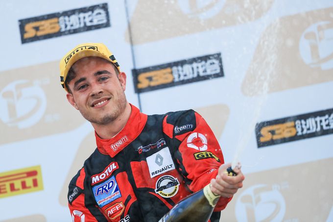 Joey Alders twee keer podium in China