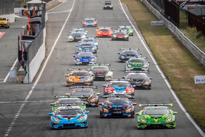 Danny Kroesvan pole naar zege in Lamborghini Super Trofeo
