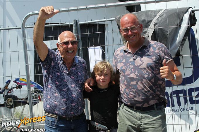 Sacha en familie blij met zege