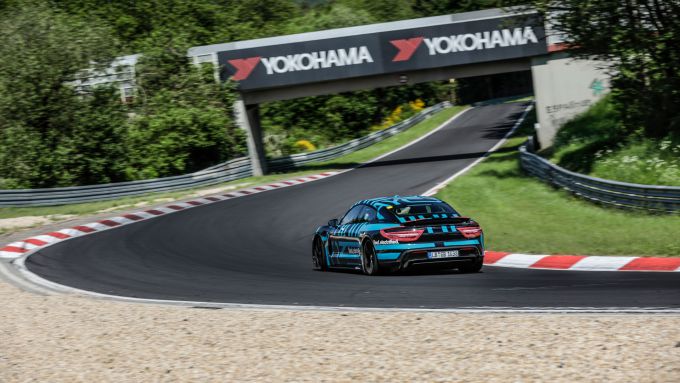 Porsche Taycan Nordschleife achterzijde