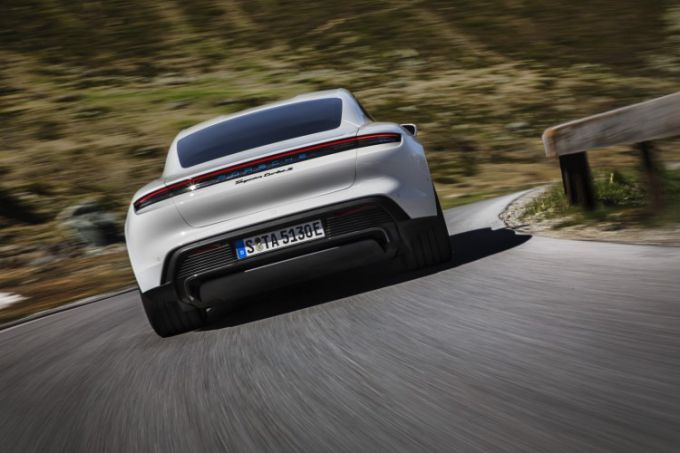 Porsche Taycan 2