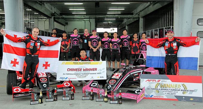 Joey Alders wint 3 races Asia Formule Renault
