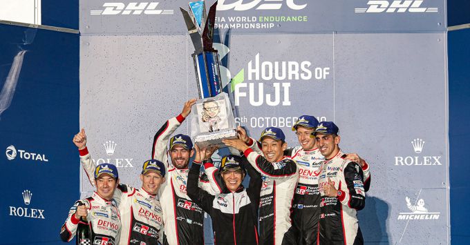 Podium Toyota