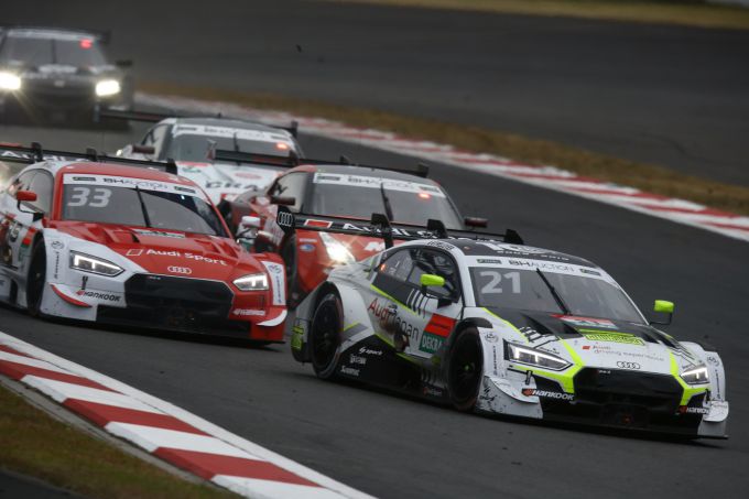 SuperGT_x_DTM_Audi_voorop in Fuji