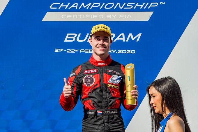 Joey Alders kampioen in het Asia F3 Championship met 11 podiums en 5 zeges