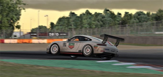 Porsche iRacing Belcar 4