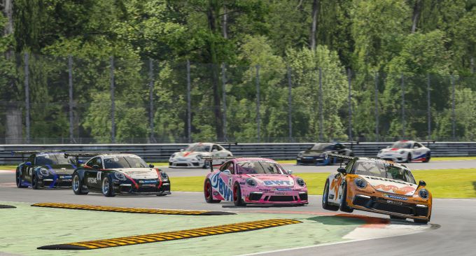Porsche Mobil 1 Supercup Virtual Edition Monza actie