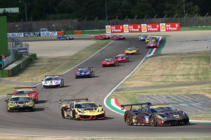 5_Roger_Grouwels_Ferrari_Challenge voorop