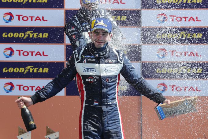 ELMS_Paul_Ricard_United_Autosport_winnaar Job van Uitert champagne
