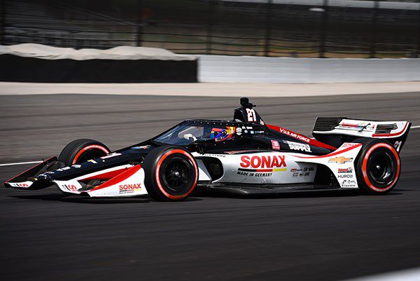 Indrukwekkende revanche Rinus van Kalmthout in tweede IndyCar-race