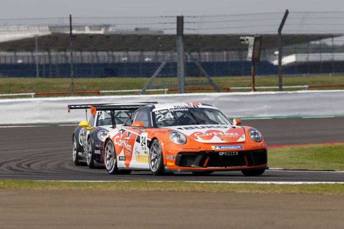Max van Splunteren Porsche Supercup voorop