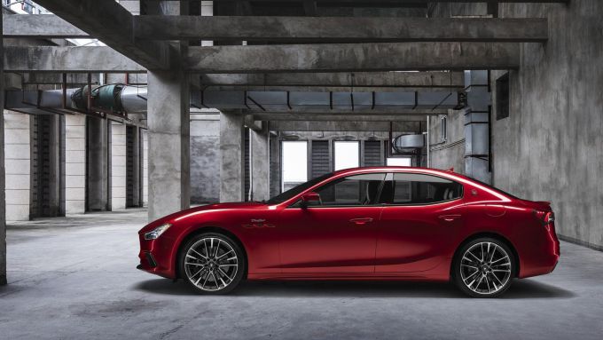 Maserati introduceert 580 pk sterke Ghibli Trofeo en Quattroporte Trofeo