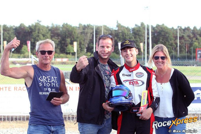 Daan Steenman en familie blij met podium