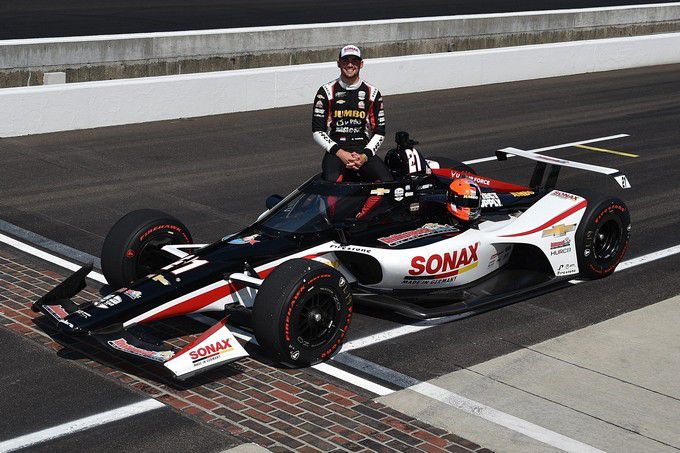 Indy 500 Borg Warner Trophy Rinus Veekay van Kalmthout Ed Carpenter Racing #21 SONAX